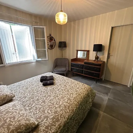 Charmante Maison Et Foret