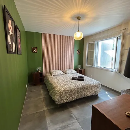 Charmante Maison Et Foret *