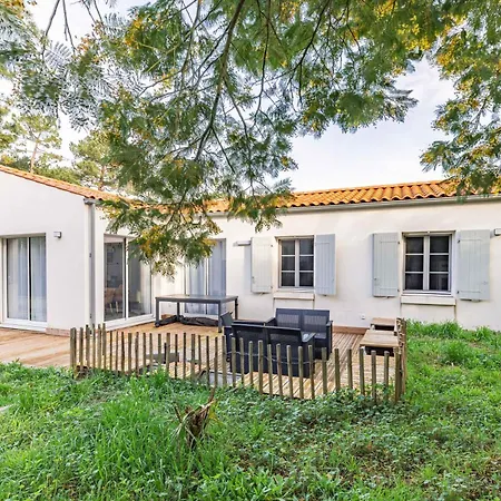 Holiday home Charmante Maison Et Foret