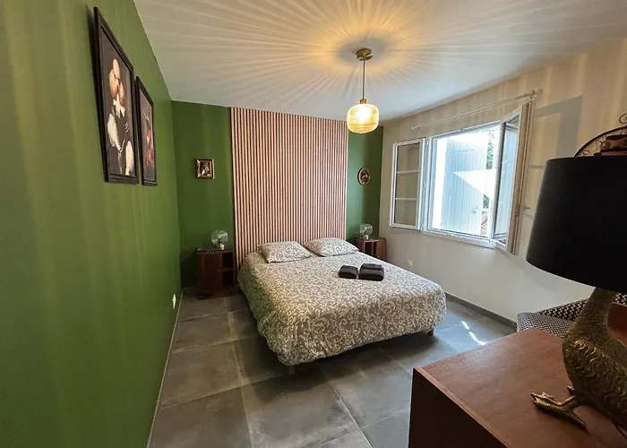 Charmante Maison Et Foret *