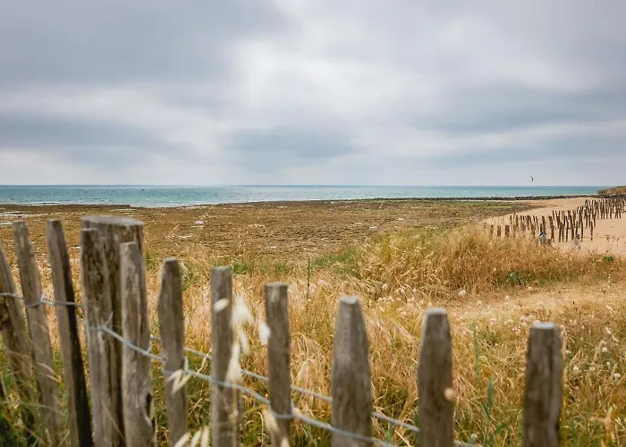 Charmante Maison Et Foret