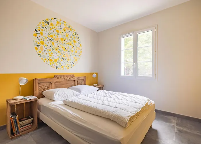 Charmante Maison Et Foret